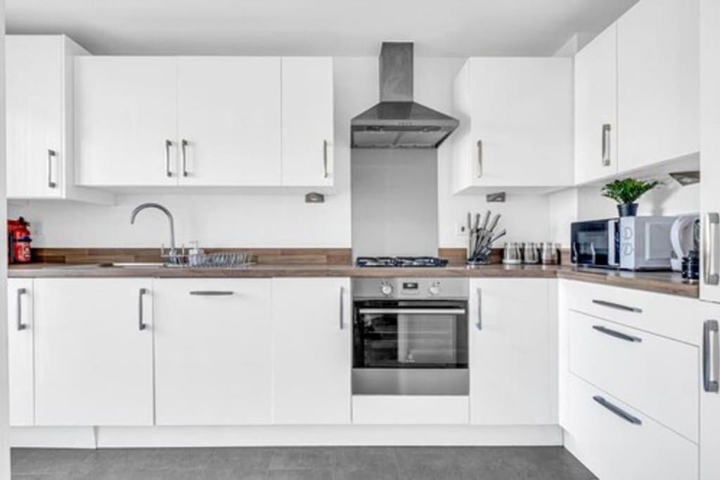 Birmingham Family Home: Spacious 3BR with Garden and Pet-Friendly Exterior photo