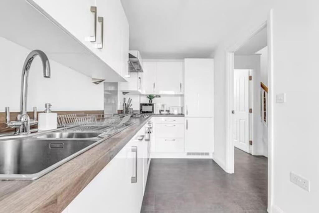 Birmingham Family Home: Spacious 3BR with Garden and Pet-Friendly Exterior photo