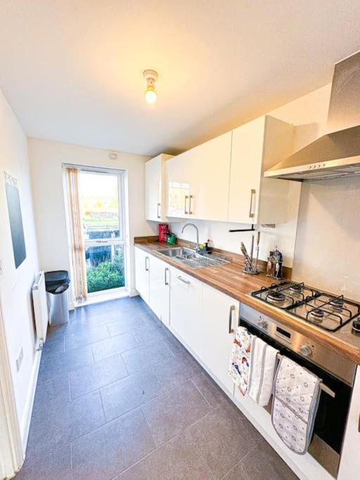 Birmingham Family Home: Spacious 3BR with Garden and Pet-Friendly Exterior photo