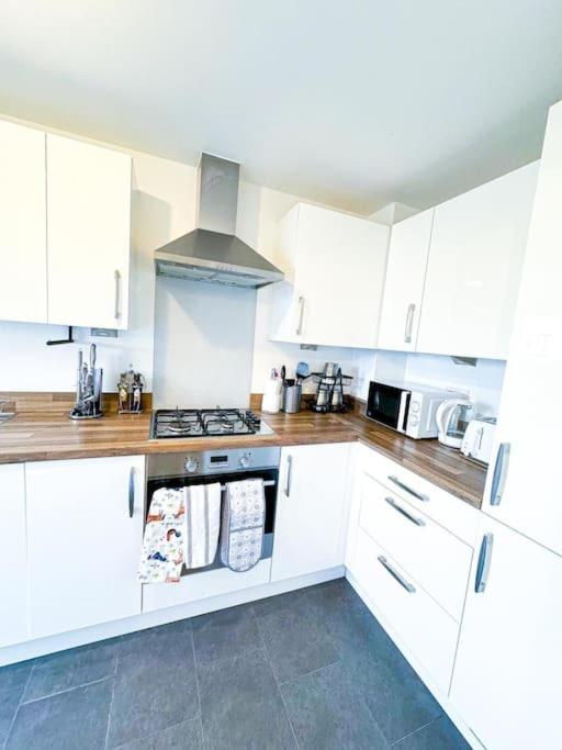 Birmingham Family Home: Spacious 3BR with Garden and Pet-Friendly Exterior photo