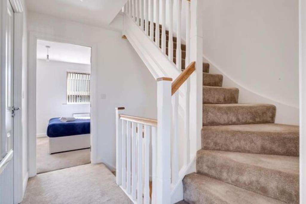 Birmingham Family Home: Spacious 3BR with Garden and Pet-Friendly Exterior photo