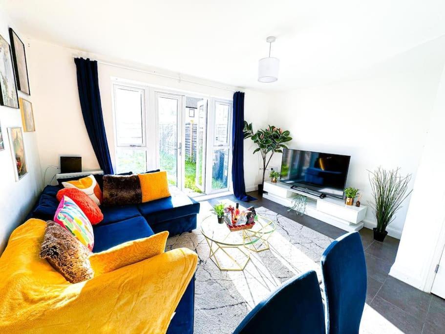 Birmingham Family Home: Spacious 3BR with Garden and Pet-Friendly Exterior photo